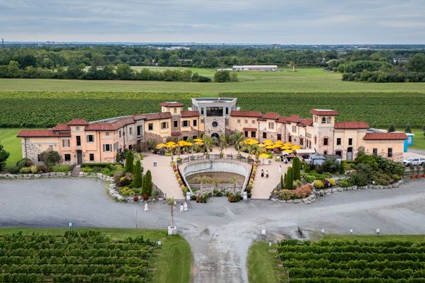 Winery visit with the winemaker in Niagara-on-the-Lake, Ontario