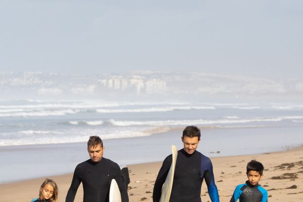 Guide supervised beach day with wetsuits on the BC coast