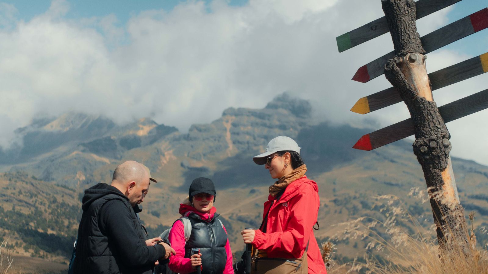 Private guided tours Canada: a guide and two guests on a quiet trail in the Canadian Rockies